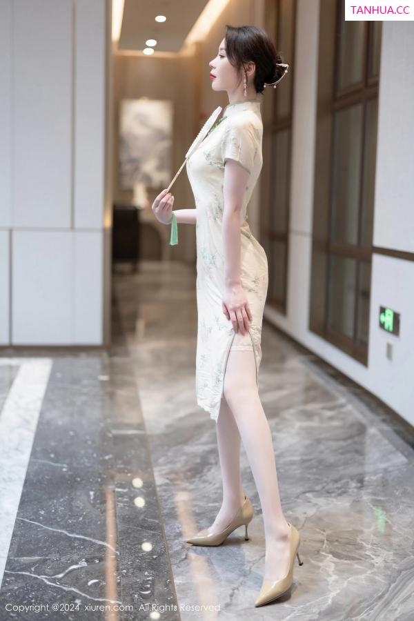 梦心玥  [XiuRen]高清写真图 2024.05.07 No.8497 梦心玥 丝袜美腿第10张图片